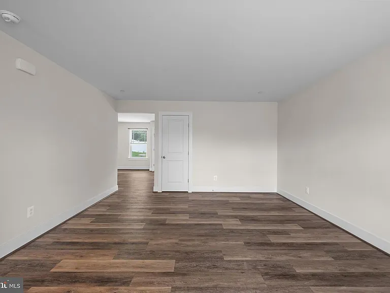 5707 Lowell St — Photo 4