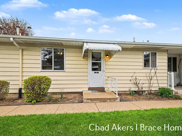 5912 Leisure South Dr SE, Kentwood, MI 49548