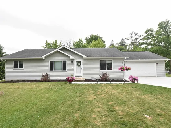 W2225 Liberty St, Poy Sippi, WI 54967