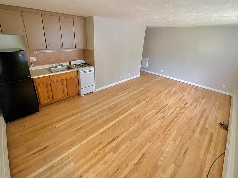Corona Manor Apartments — Photo 43