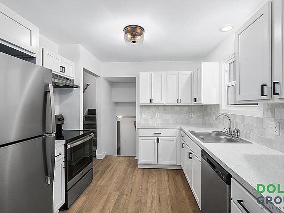 3rd image of 11298 Rosewood Ave