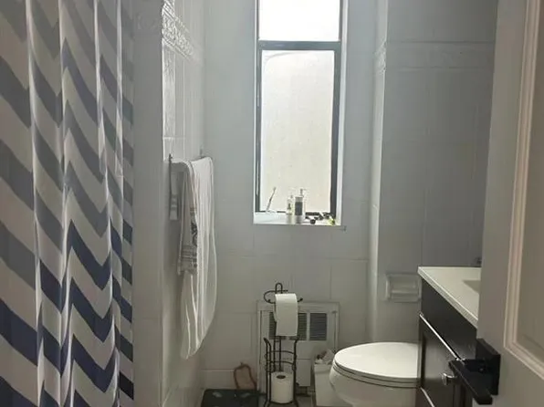 310 Lexington Avenue 5A image 3 of 7