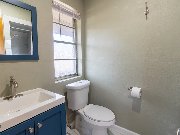 1556 Singleton Ave — Photo 18