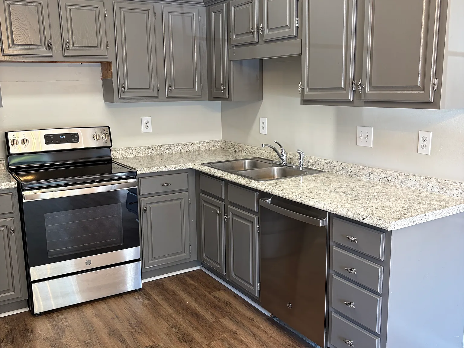 2 bed, 1100 sqft, $1,500 — Photo 3
