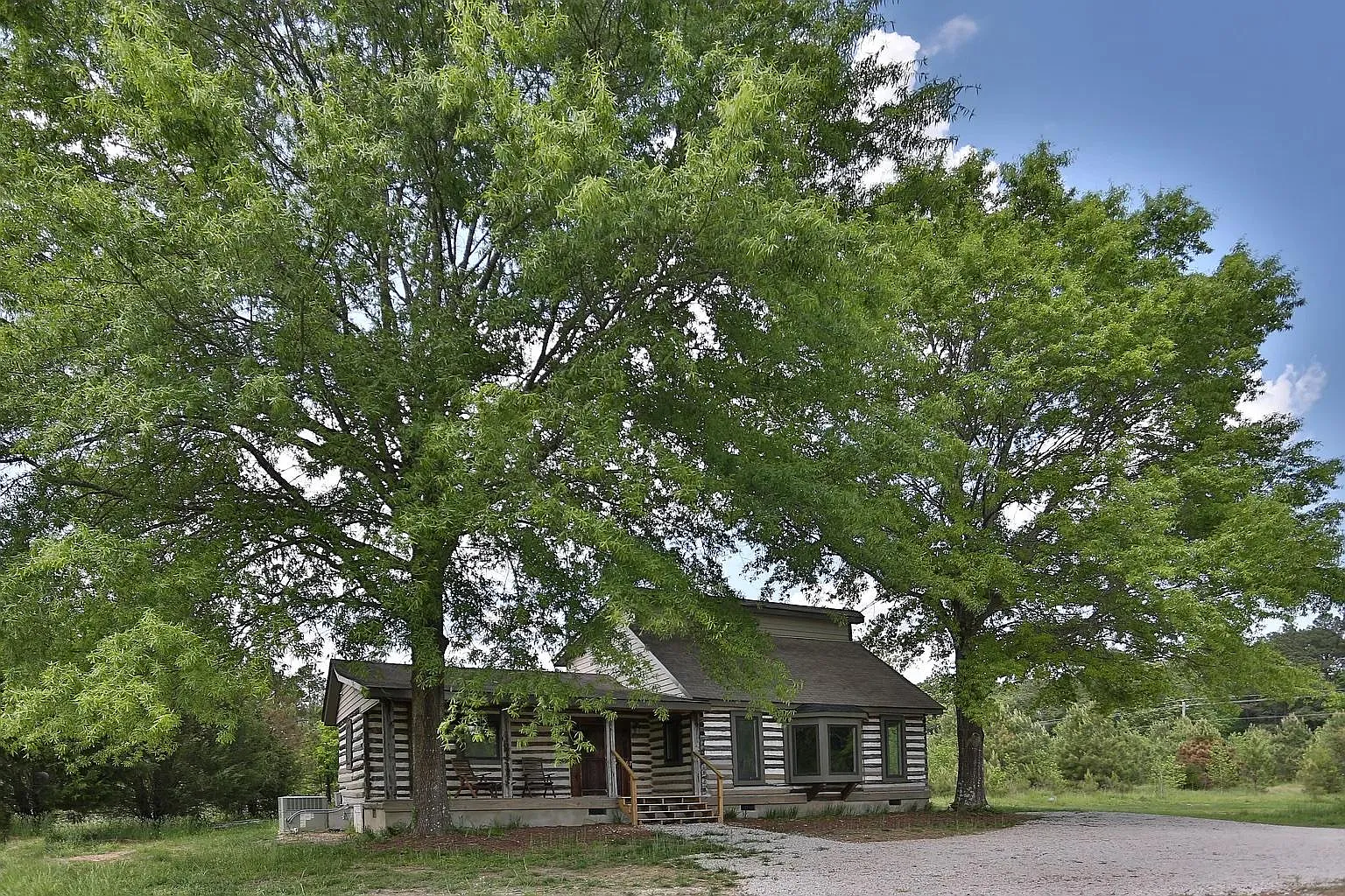 3 bed, 1900 sqft, $2,995 — Photo 4