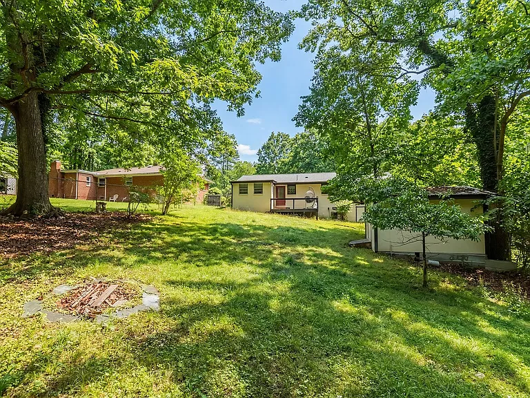 1110 Cherry Dr — Photo 7