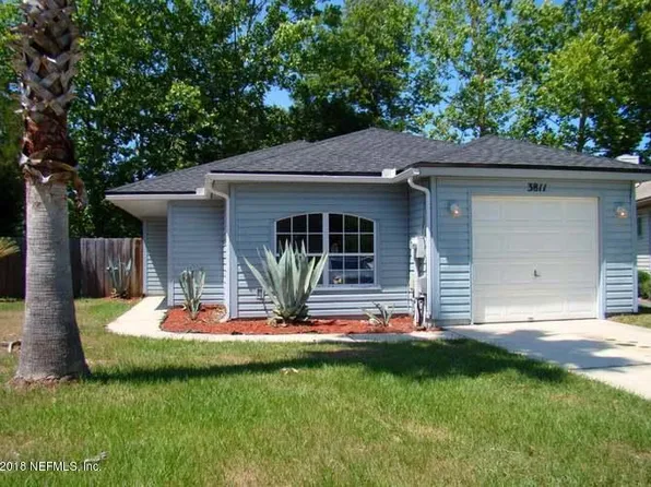 3811 Autumn Leaf Ct, Jacksonville, FL 32246