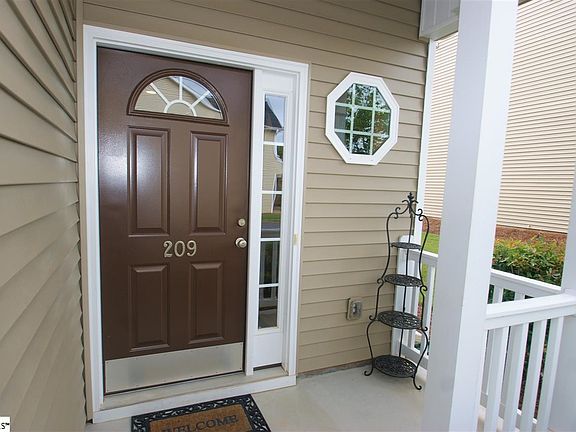 2nd image of 209 Shady Grove Dr Unit 8F