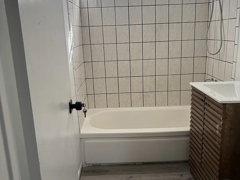 636 Hardin Dr #4 — Photo 8