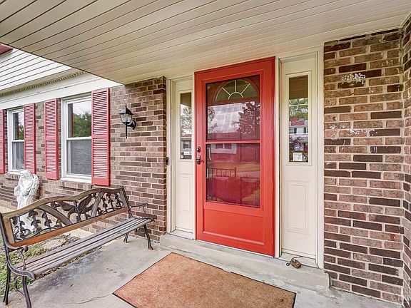 5th image of 272 Halidonhill Ln