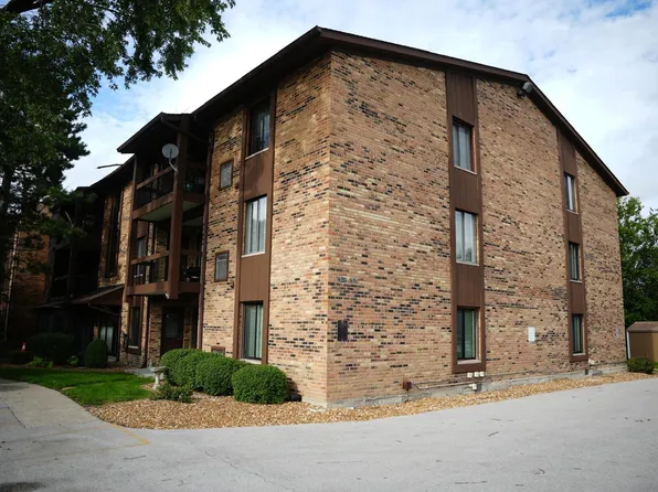 7505 175th St Unit 132, Tinley Park, IL 60477