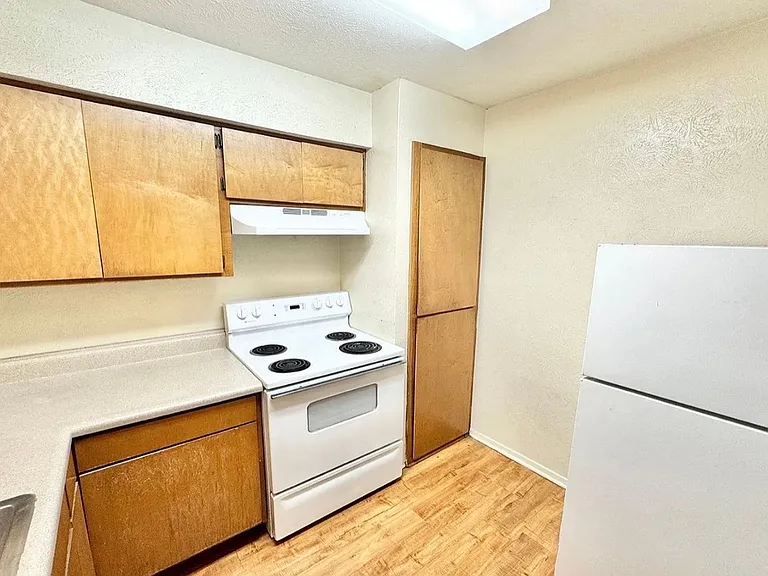 1115 N Austin St — Photo 21