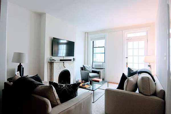 Rented by Voro, LLC | media 2