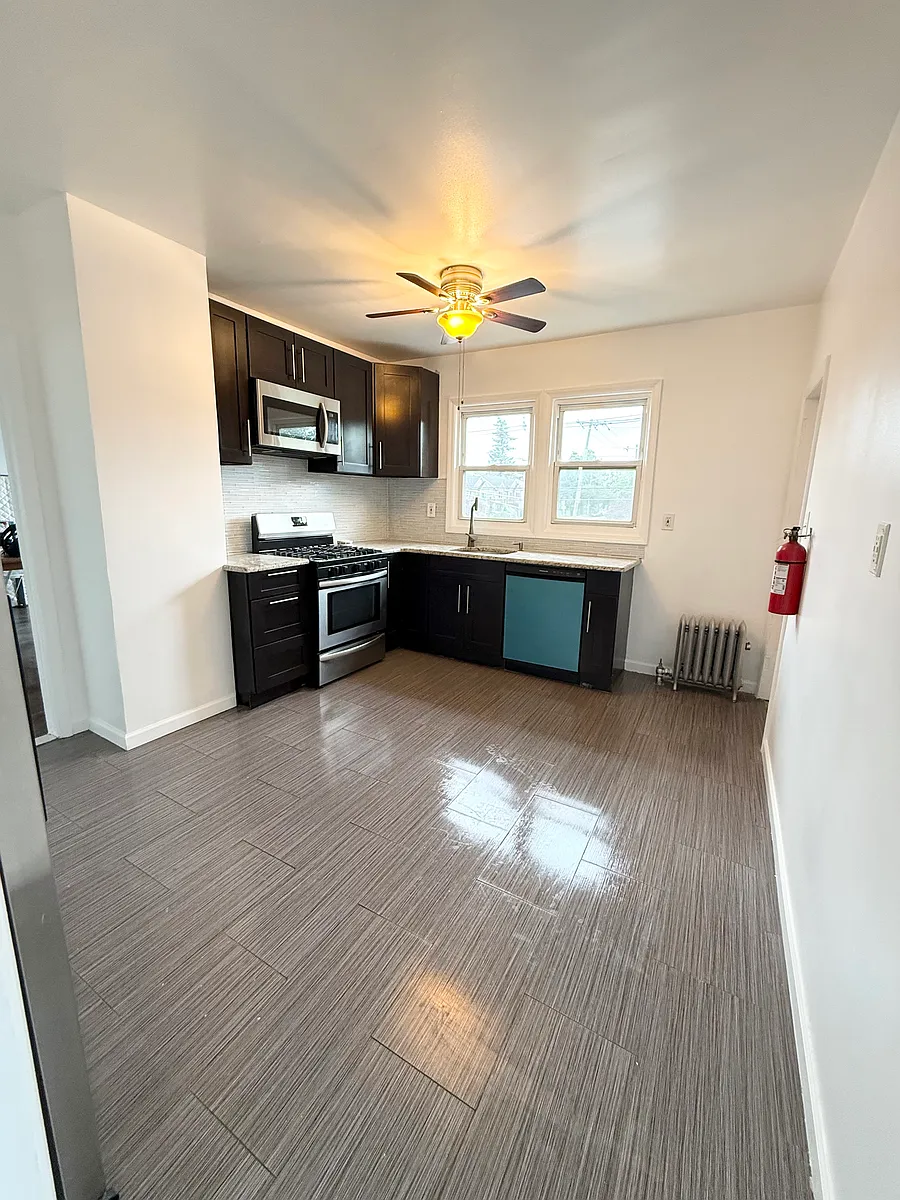 Building Photo - 490 Highland Ave #2