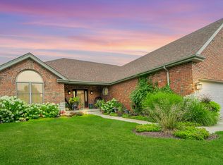 225 Buttercup Ln, Dyer, IN 46311