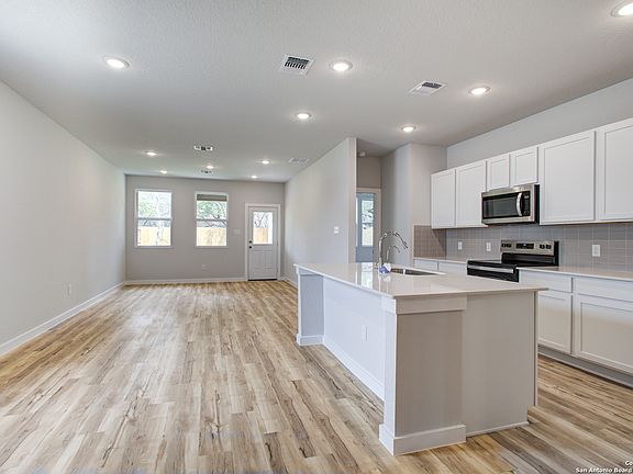 3rd image of 14723 Emerio Drive
