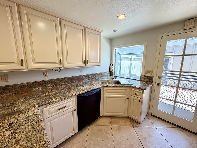 319 Spinnaker Way — Photo 13