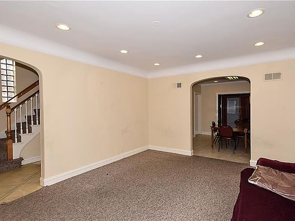 2nd image of 6308 N Francisco Ave