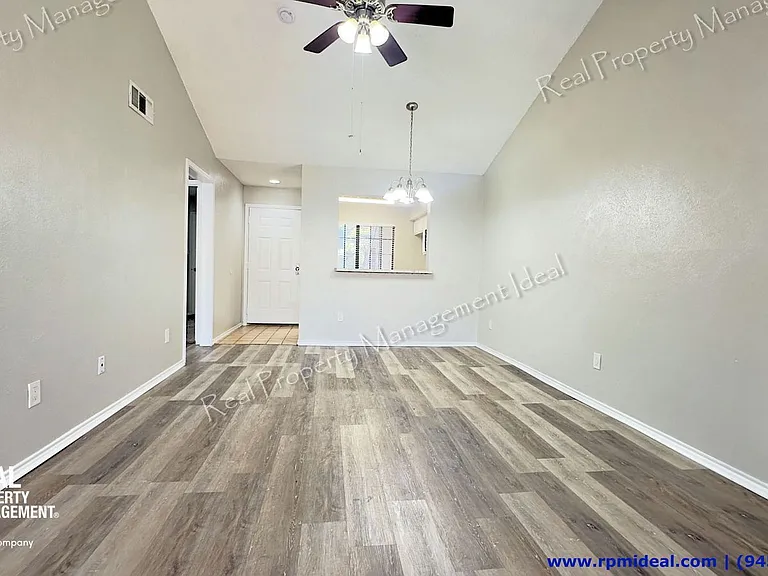 9601 Forest Ln #323 — Photo 6