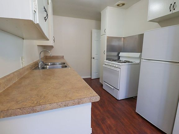 4th image of 913 W 19th St #B