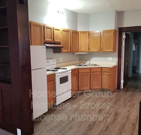 536 S 3rd St W — Photo 6