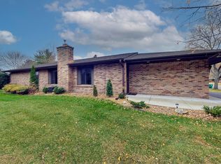 80 Jewel Ln N, Plymouth, MN 55447
