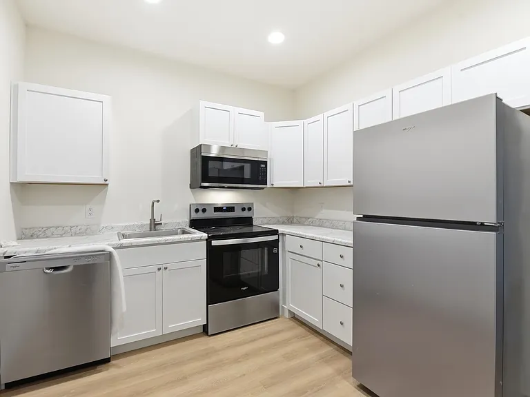 316 N Oakland Ave #10 — Photo 7