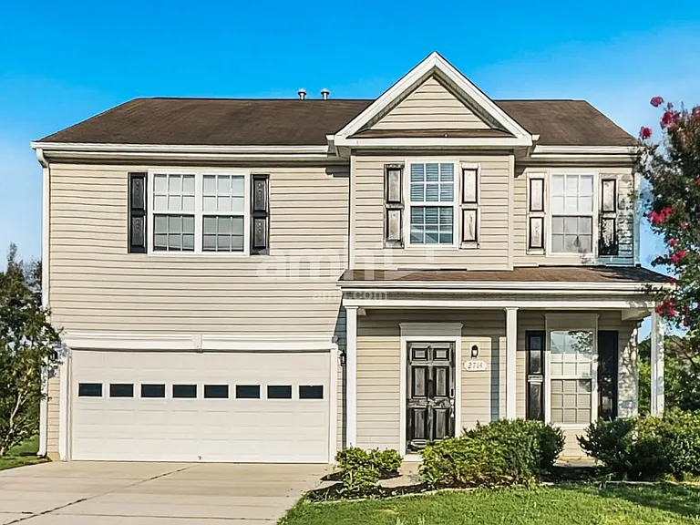 2714 Dandelion Dr — Photo 1