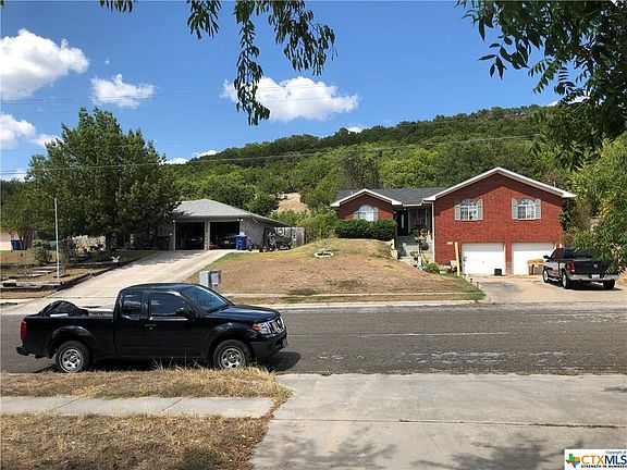 2nd image of 2302 Phyllis Dr