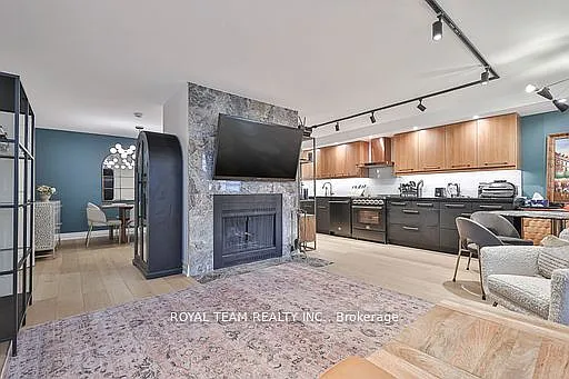 211 N Saint Patrick St S #Penthouse C-10 — Photo 15