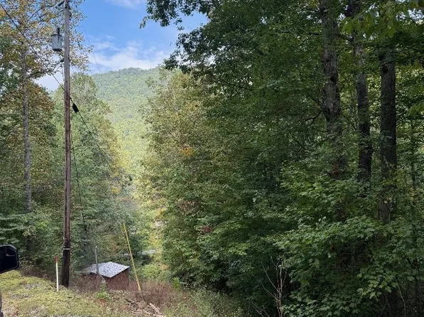 25 Big Pilot Mountain, Glenville, NC 28736