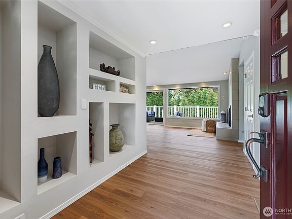 4th image of 9726 SE 40th Street