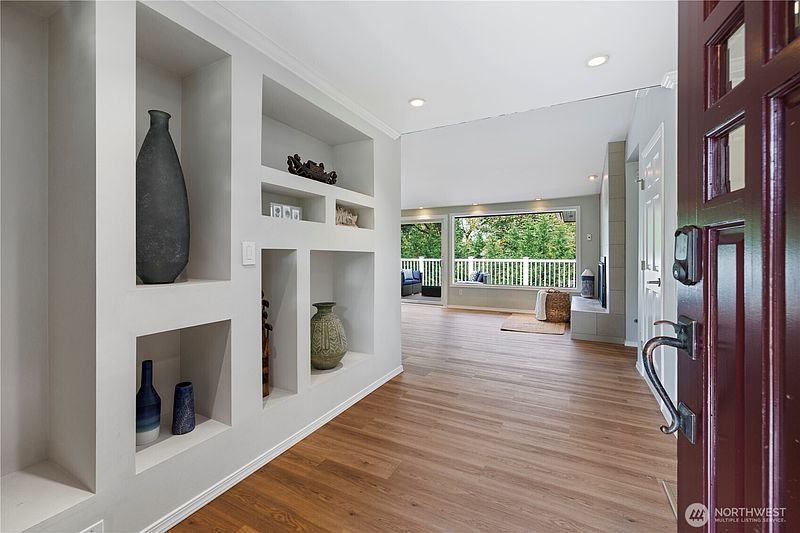 4th image of 9726 SE 40th Street