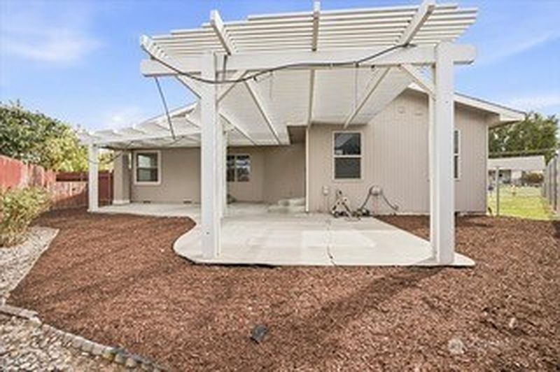 4th image of 1906 W 22nd Avenue