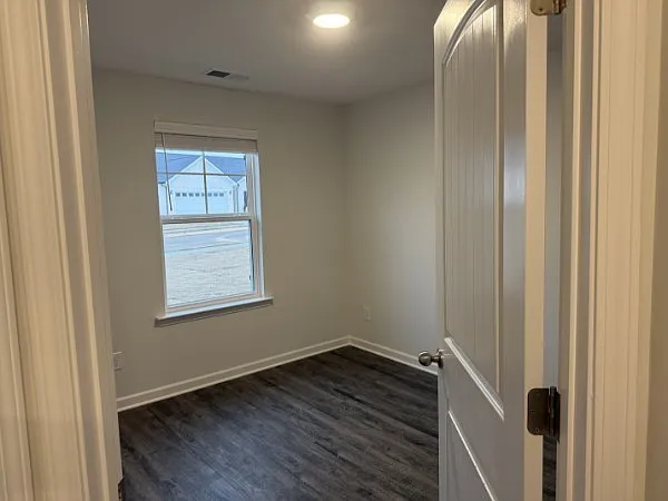 208 Watershed Ct — Photo 12