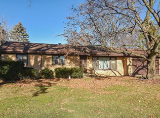 402 Dorset St, Prospect Heights, IL 60070