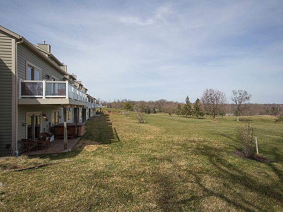 2nd image of 108 Clubhouse Dr #3