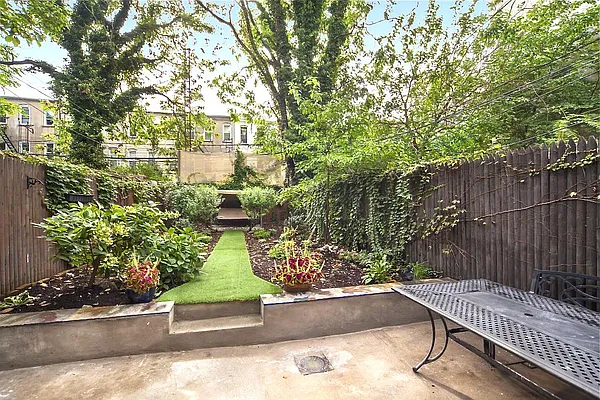 Rented by Maz Group NY | media 9