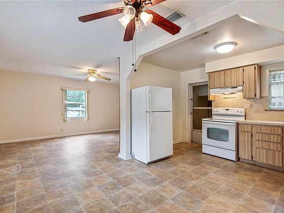 4th image of 2521 Emma Cir