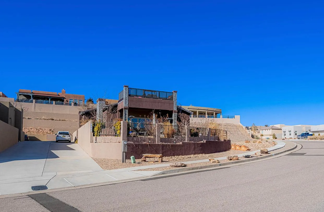 6055 Redondo Sierra Vis NE — Photo 1