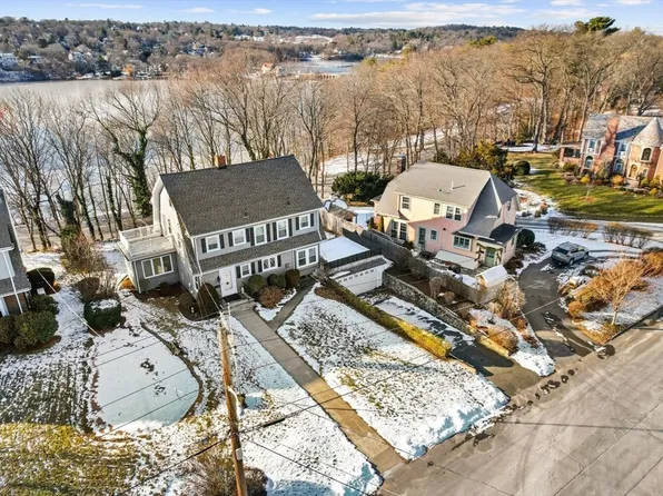 72 Pine Ridge Rd, Medford, MA 02155