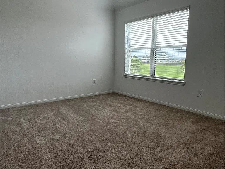 18206 Sonresa Way — Photo 17