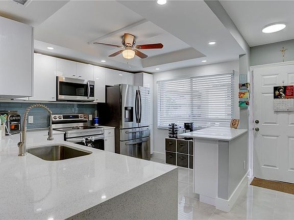 5th image of 4402 Martinique Court #F3