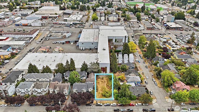 5th image of 9309 Aurora Avenue N