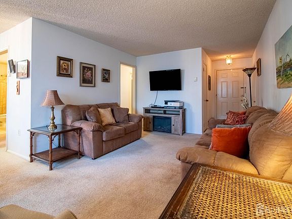 3rd image of 806 Sewell Rd #C