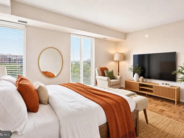 700 7th St SW APT 717, Washington, DC 20024