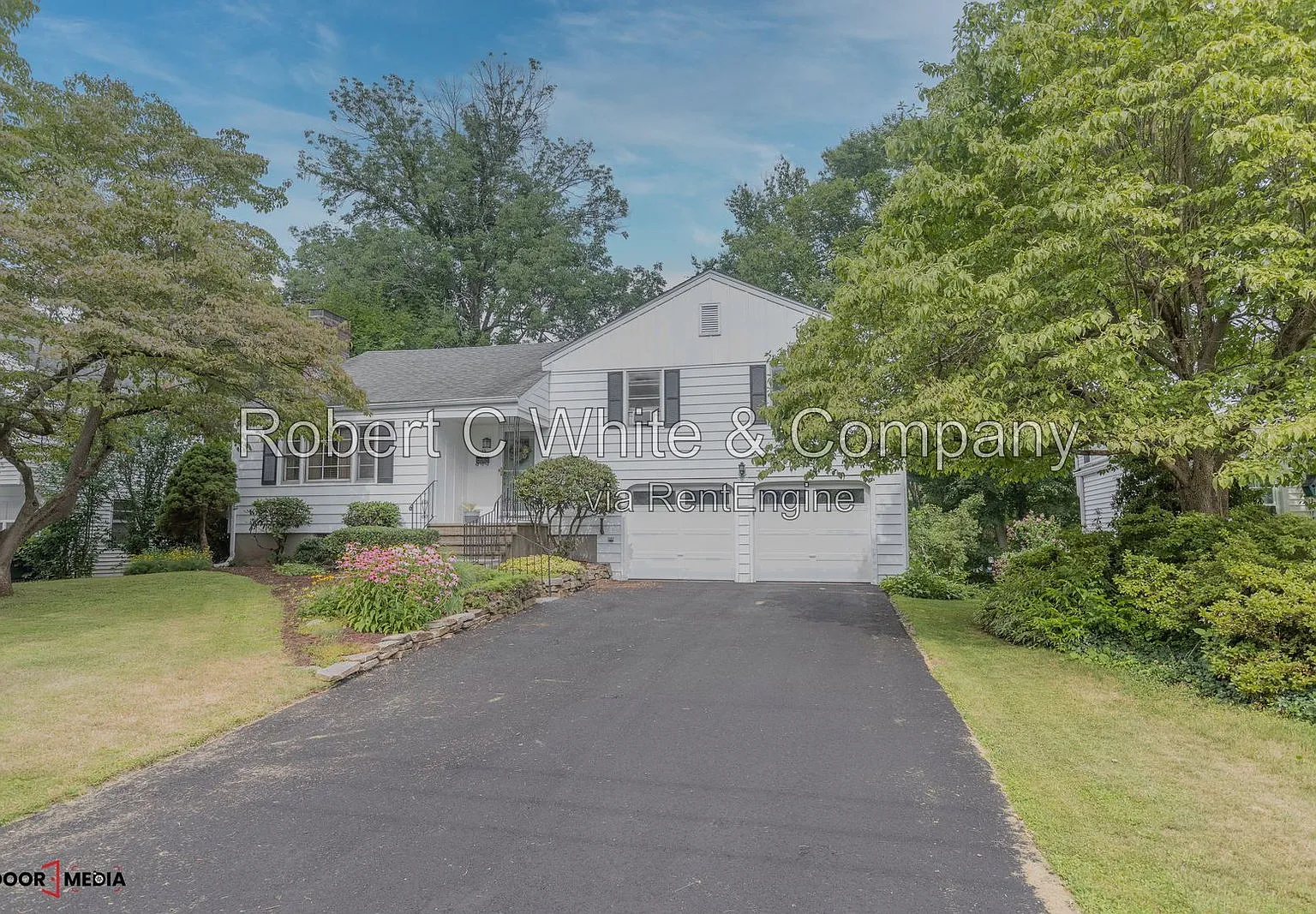 3 bed, 2.0 bath, 1680 sqft, $2,890 — Photo 1