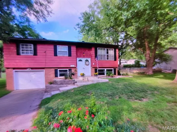 5803 Piasa Trl, Godfrey, IL 62035