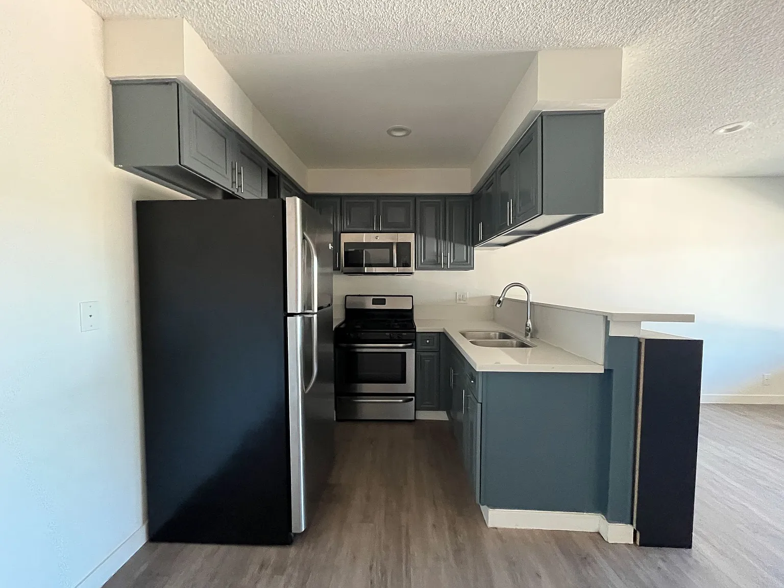 12128 Ramona Ave — Photo 4