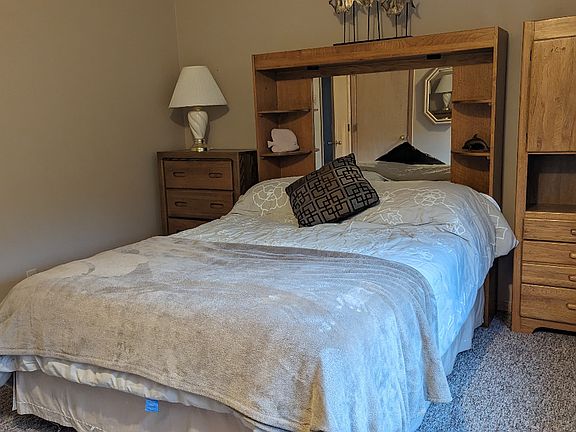 4th image of 3849 Evergreen Ave #2